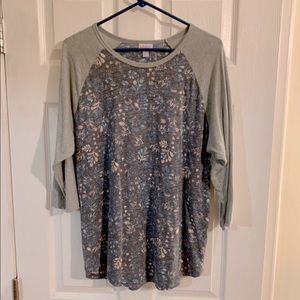 EUC LuLaroe XL raglan T light sage sleeves